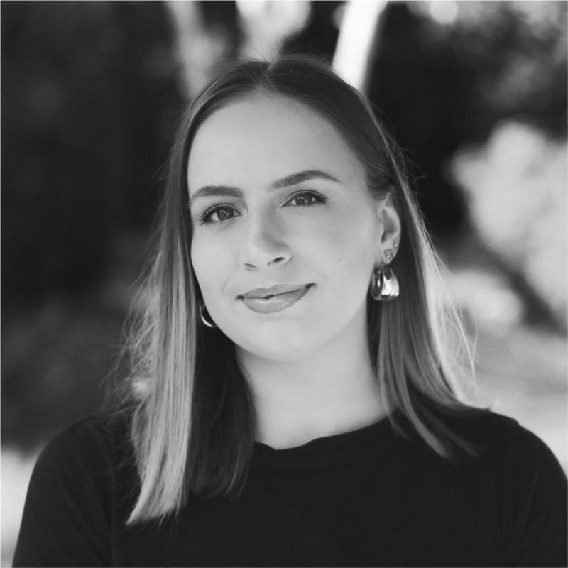 Emma Kikos - agence padam